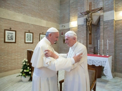 pope francis ex pope benedict get coronavirus vaccines vatican pope francis ex pope benedict get coronavirus vaccines vatican