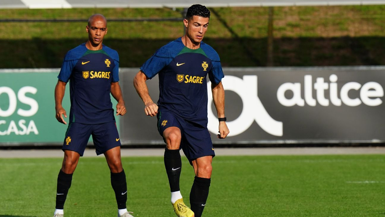 Photo of Ronaldo 'always happy' when playing for Portugal
