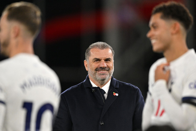 tottenham takes five point lead in premier league