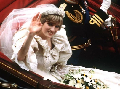 princess diana exhibit in vegas invites guests to have their own royal wedding