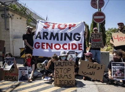 uk diplomat resigns in protest over arms sales to israel uk diplomat resigns in protest over arms sales to israel