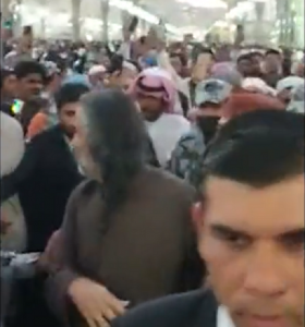unruly crowd taunts ministers in madina unruly crowd taunts ministers in madina
