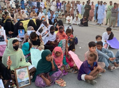 10 held amidst march from balochistan