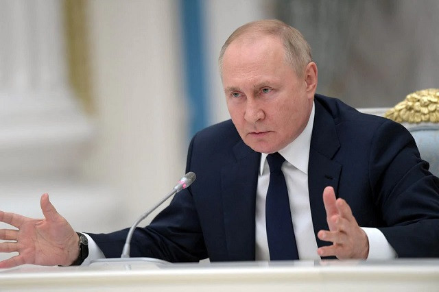 Photo of Putin says Russia just starting in Ukraine, peace talks will get harder with time