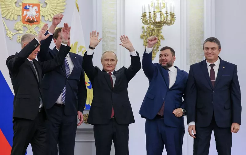 russian president vladimir putin and denis pushilin leonid pasechnik vladimir saldo yevgeny balitsky who are the russian installed leaders in ukraine s donetsk luhansk kherson and zaporizhzhia regions attend a ceremony to declare the annexation of the russian controlled territories of ukraine in the georgievsky hall of the great kremlin palace in moscow russia september 30 2022 photo reuters russian president vladimir putin and denis pushilin leonid pasechnik vladimir saldo yevgeny balitsky who are the russian installed leaders in ukraine s donetsk luhansk kherson and zaporizhzhia regions attend a ceremony to declare the annexation of the russian controlled territories of ukraine in the georgievsky hall of the great kremlin palace in moscow russia september 30 2022 photo reuters