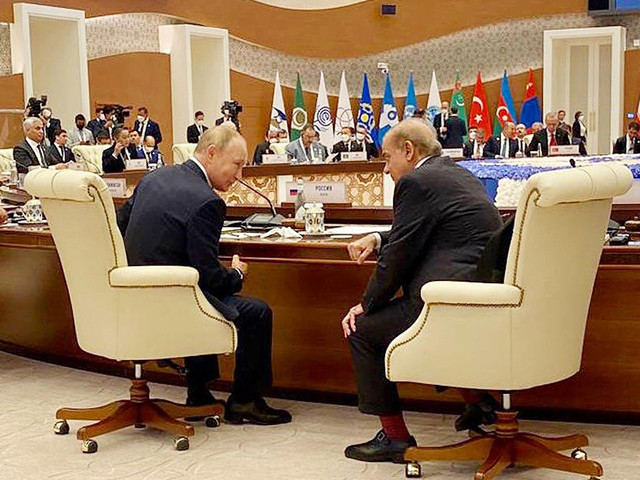 president putin and pm shehbaz during the sco huddle photo express