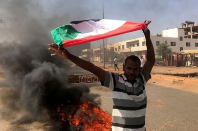 doctors oil workers to join disobedience movement against sudan military takeover