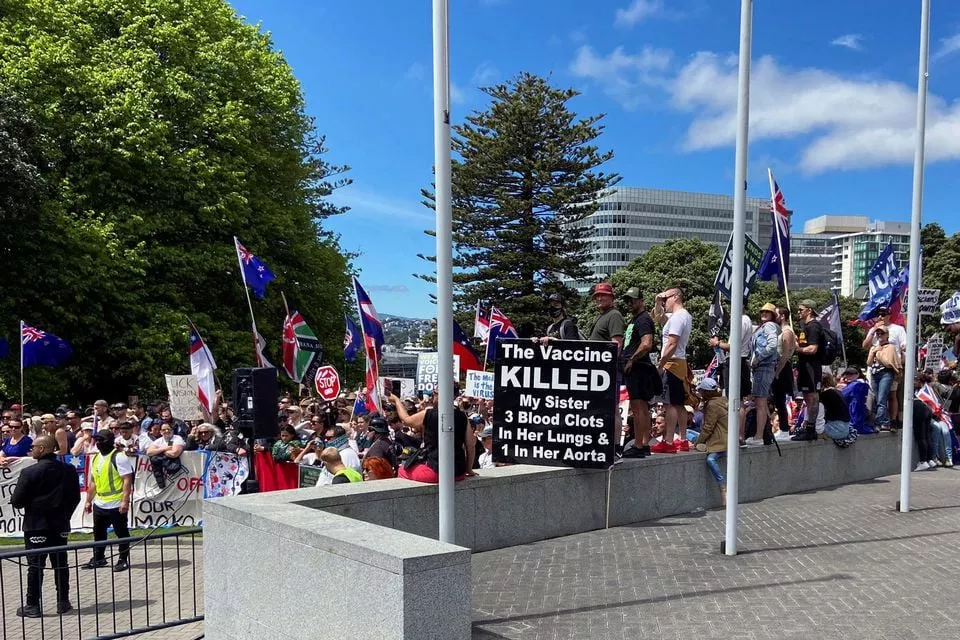 protesters rally against coronavirus disease covid 19 restrictions and vaccine mandates in wellington new zealand november 9 2021 reuters protesters rally against coronavirus disease covid 19 restrictions and vaccine mandates in wellington new zealand november 9 2021 reuters