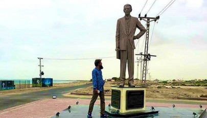 miscreants destroy quaid s statue in gwadar miscreants destroy quaid s statue in gwadar
