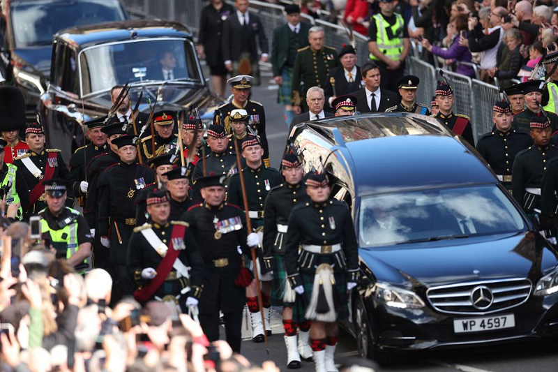 britain s king charles princesss anne prince andrew and prince edward follow the hearse carrying the coffin of britain s queen elizabeth in edinburgh scotland britain september 12 2022 photo reuters