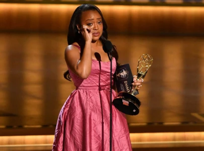 quinta brunson dreams of secretly writing a hallmark christmas movie