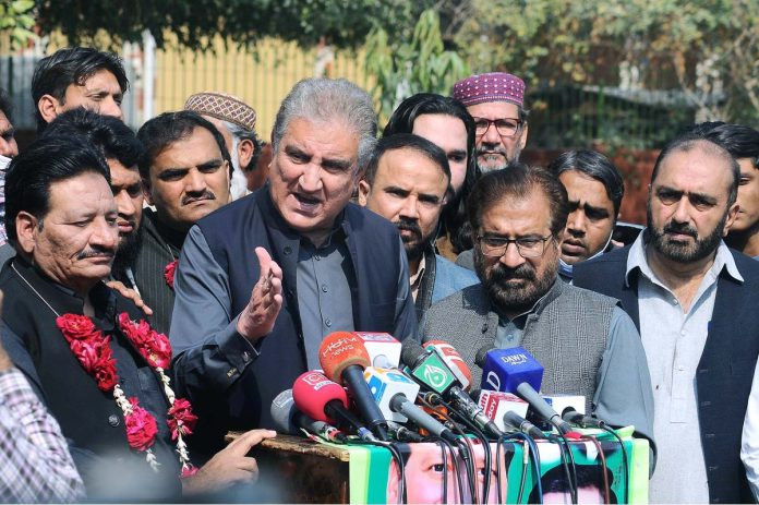 Photo of Qureshi urges ECP to summon other political parties in foreign funding case