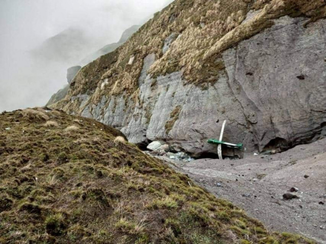 nepal retrieves bodies of six dead in helicopter crash five mexicans among them nepal retrieves bodies of six dead in helicopter crash five mexicans among them