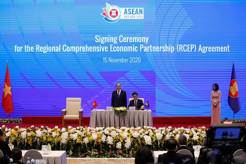 signing ceremony of the regional comprehensive economic partnership agreement during 37th asean summit in hanoi vietnam november 15 2020 photo reuters