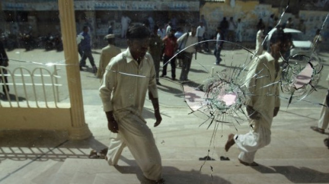 terrorists rescue accomplice in karachi attack terrorists rescue accomplice in karachi attack
