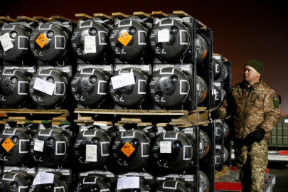 ukraine to receive more us javelin and stinger missiles within days ukraine to receive more us javelin and stinger missiles within days