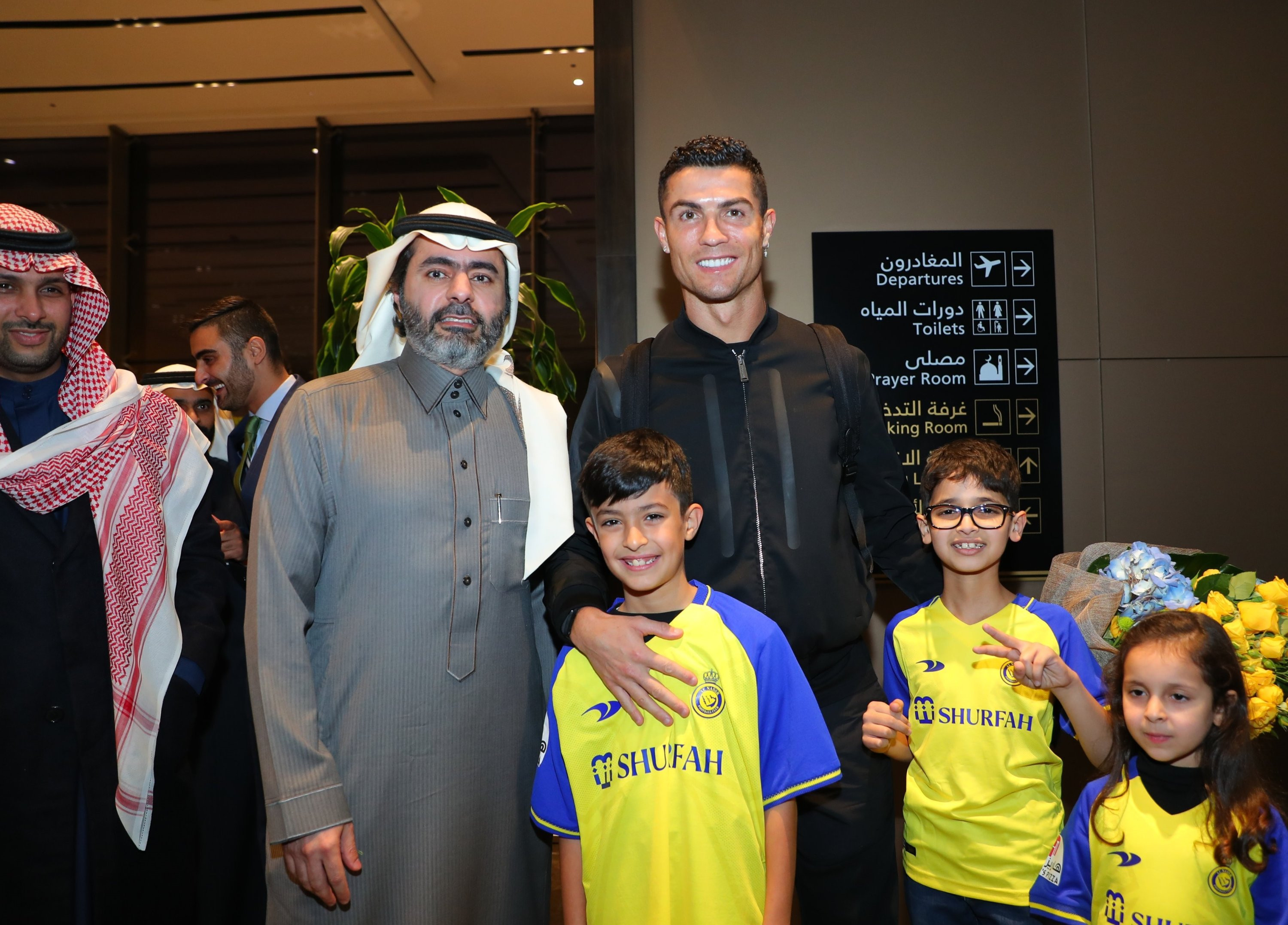 Saudis flock to buy Ronaldo shirts after Al Nassr deal