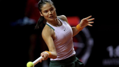 raducanu punches ticket to stuttgart quarter finals raducanu punches ticket to stuttgart quarter finals