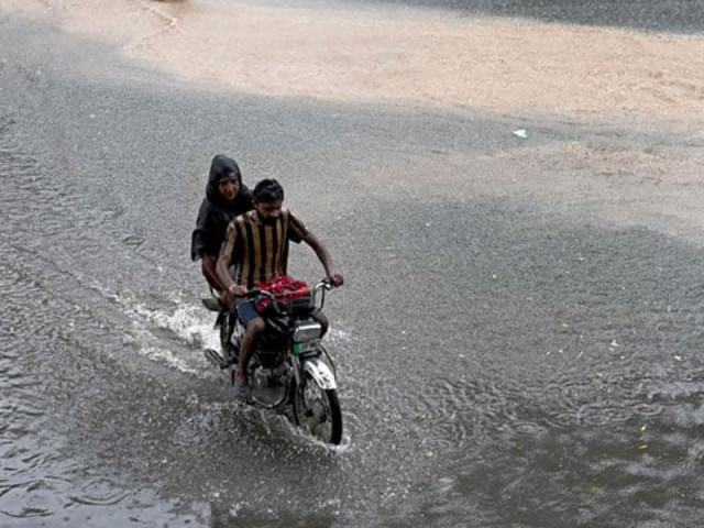 rain cools lahore as monsoon spell begins in punjab