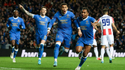 van bronckhorst wants rangers to ignore pressure van bronckhorst wants rangers to ignore pressure