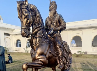 ranjit singh s statue arrives at kartarpur