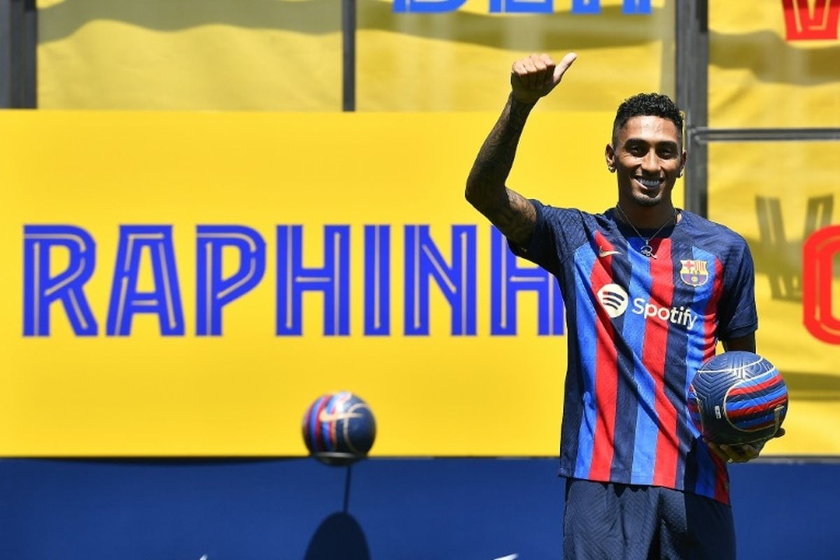 Photo of Raphinha 'fulfills childhood dream' of joining Barca