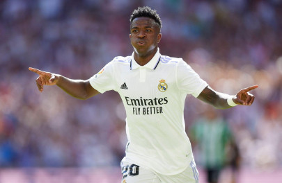 real madrid brush mallorca aside to return to top