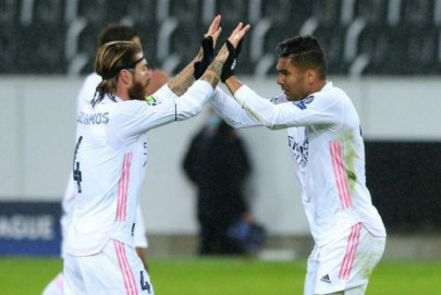 real snatch draw at gladbach with late casemiro goal real snatch draw at gladbach with late casemiro goal