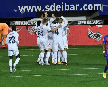 spain s real madrid football team held up on icy runway as storm buffers country spain s real madrid football team held up on icy runway as storm buffers country