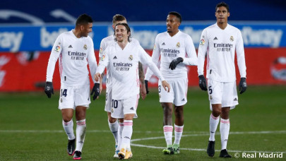 real madrid still in title race despite shock levante defeat says coach