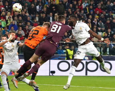 rudiger sends real into champions league knock outs