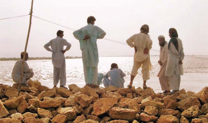 relief camps stand deserted in benazirabad