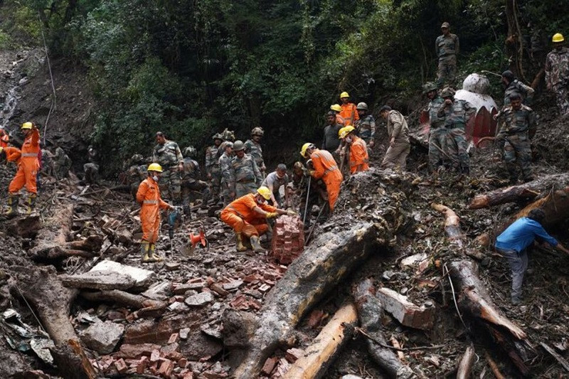 rescue workers remove the debris as a search operation continues in the aftermath of a landslide following torrential rain in shimla in the northern state of himachal pradesh india august 17 2023 photo reuters