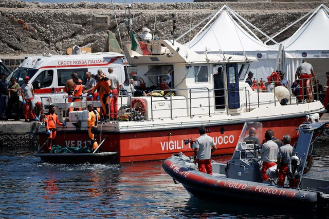 rescue personnel transport what is believed to be the body of hannah lynch daughter of british tech entrepreneur mike lynch at the scene where a luxury yacht sank off the coast of porticello near the sicilian city of palermo italy august 23 2024 photo reuters rescue personnel transport what is believed to be the body of hannah lynch daughter of british tech entrepreneur mike lynch at the scene where a luxury yacht sank off the coast of porticello near the sicilian city of palermo italy august 23 2024 photo reuters