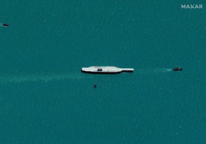 iran moves mock up us carrier to mouth of gulf