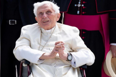 ex pope benedict s condition not particularly worrying vatican