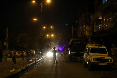 indian police arrest 14 after communal clashes in new delhi indian police arrest 14 after communal clashes in new delhi