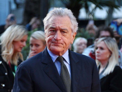 robert de niro urges continued public resistance against trump we can t let up robert de niro urges continued public resistance against trump we can t let up