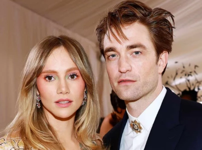 suki waterhouse finds parenting tips on reddit after welcoming first child with robert pattinson