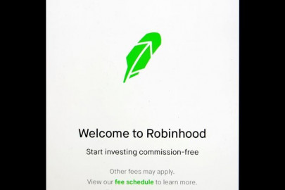 us regulators probe robinhood over trading curbs