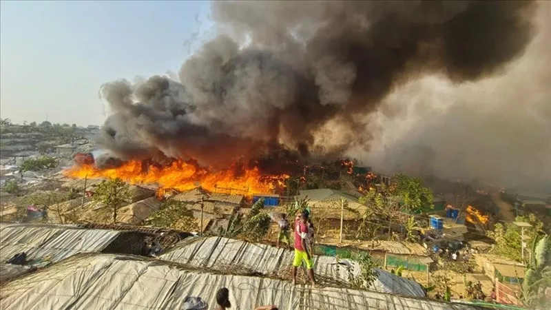 fire leaves 1 200 rohingya homeless in bangladesh camps fire leaves 1 200 rohingya homeless in bangladesh camps