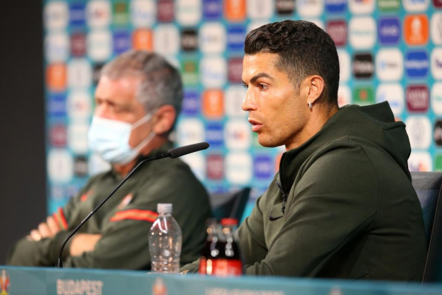 ronaldo s gesture costs coca cola 4 billion loss ronaldo s gesture costs coca cola 4 billion loss