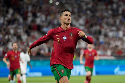 ronaldo and lukaku lock horns in battle of euro heavyweights ronaldo and lukaku lock horns in battle of euro heavyweights