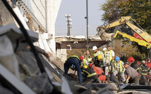 roof collapse kills eight at serbia train station roof collapse kills eight at serbia train station