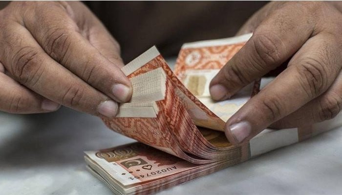Reckless govt spending pushes Pakistan closer to default