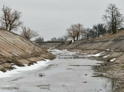 russian troops destroy ukrainian dam