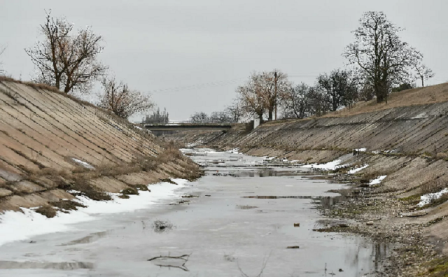 ukraine cut off the fresh water supply to crimea by damming a canal photo ria news ukraine cut off the fresh water supply to crimea by damming a canal photo ria news