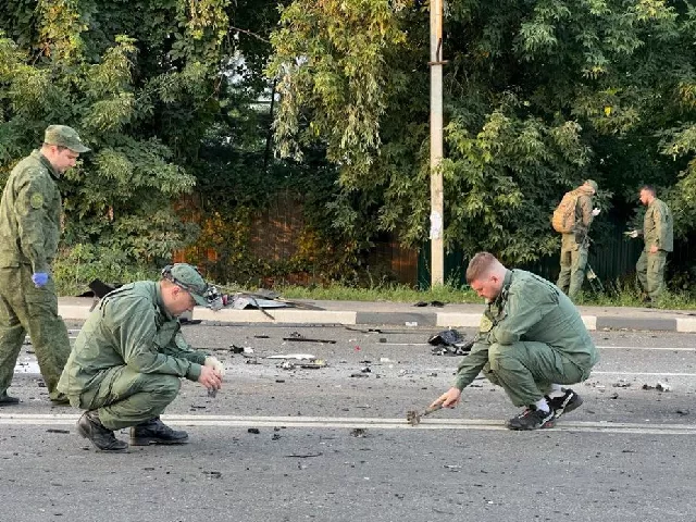 investigators work at the site of a suspected car bomb attack that killed darya dugina daughter of ultra nationalist russian ideologue alexander dugin in the moscow region russia august 21 2022 photo reuters investigators work at the site of a suspected car bomb attack that killed darya dugina daughter of ultra nationalist russian ideologue alexander dugin in the moscow region russia august 21 2022 photo reuters