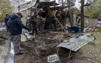 russian attacks kill 6 in ukraine