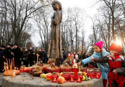 ukraine remembers stalin era famine as russia war rages ukraine remembers stalin era famine as russia war rages